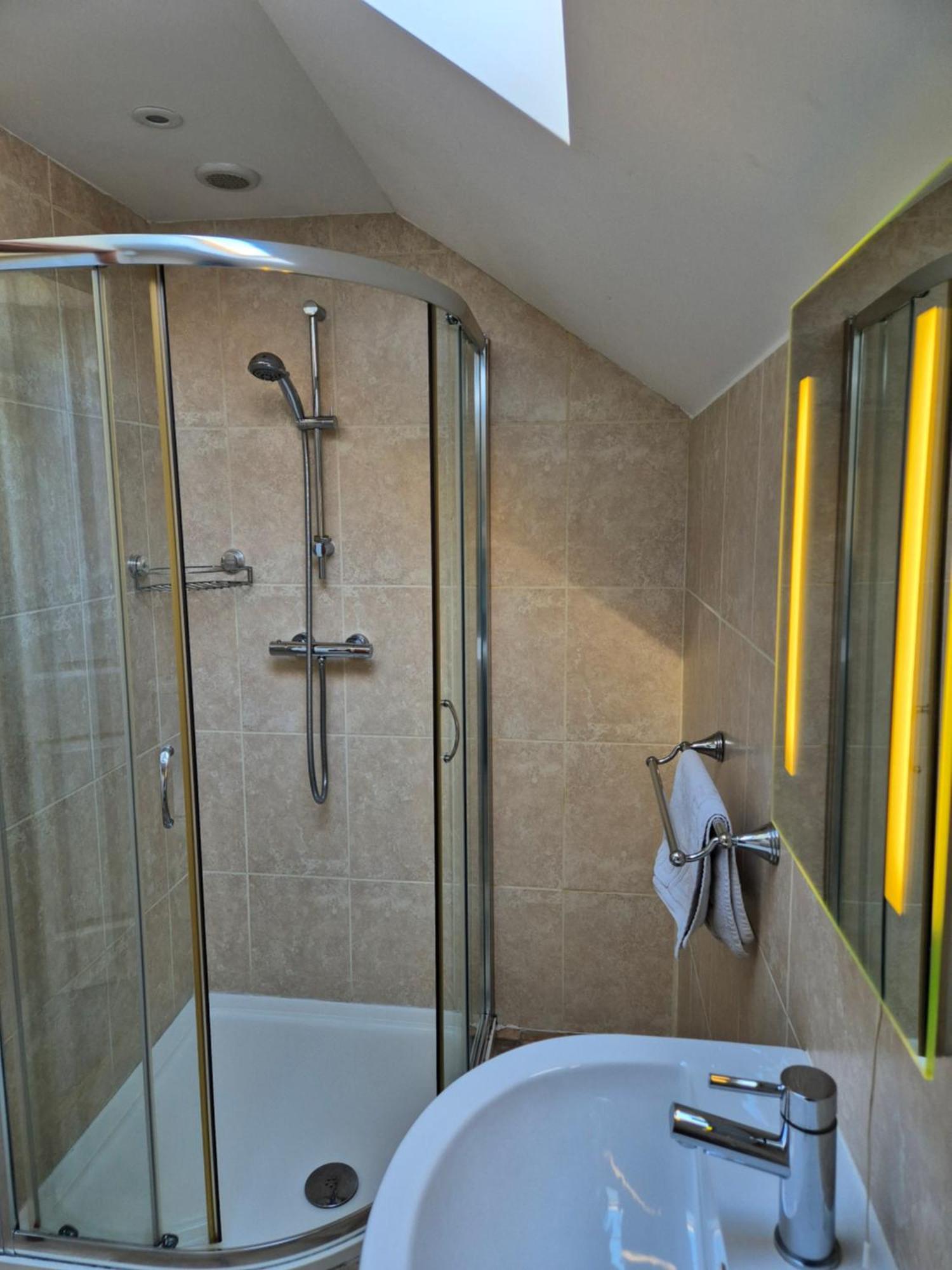 Kestrel Farmhouse Llandovery Extérieur photo